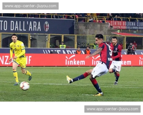 圣西罗的红色魅影与紫百合的坚韧不拔：AC米兰vs佛罗伦萨，一场激情与荣耀的碰撞